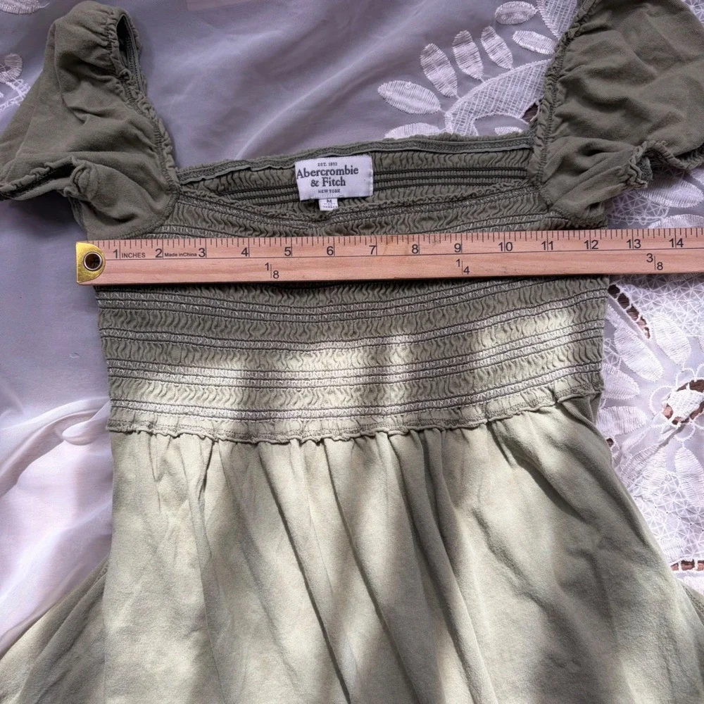 RARE Y2K Abercrombie & Fitch Olive Green Smocked Babydoll Puff Sleeve Top Medium
